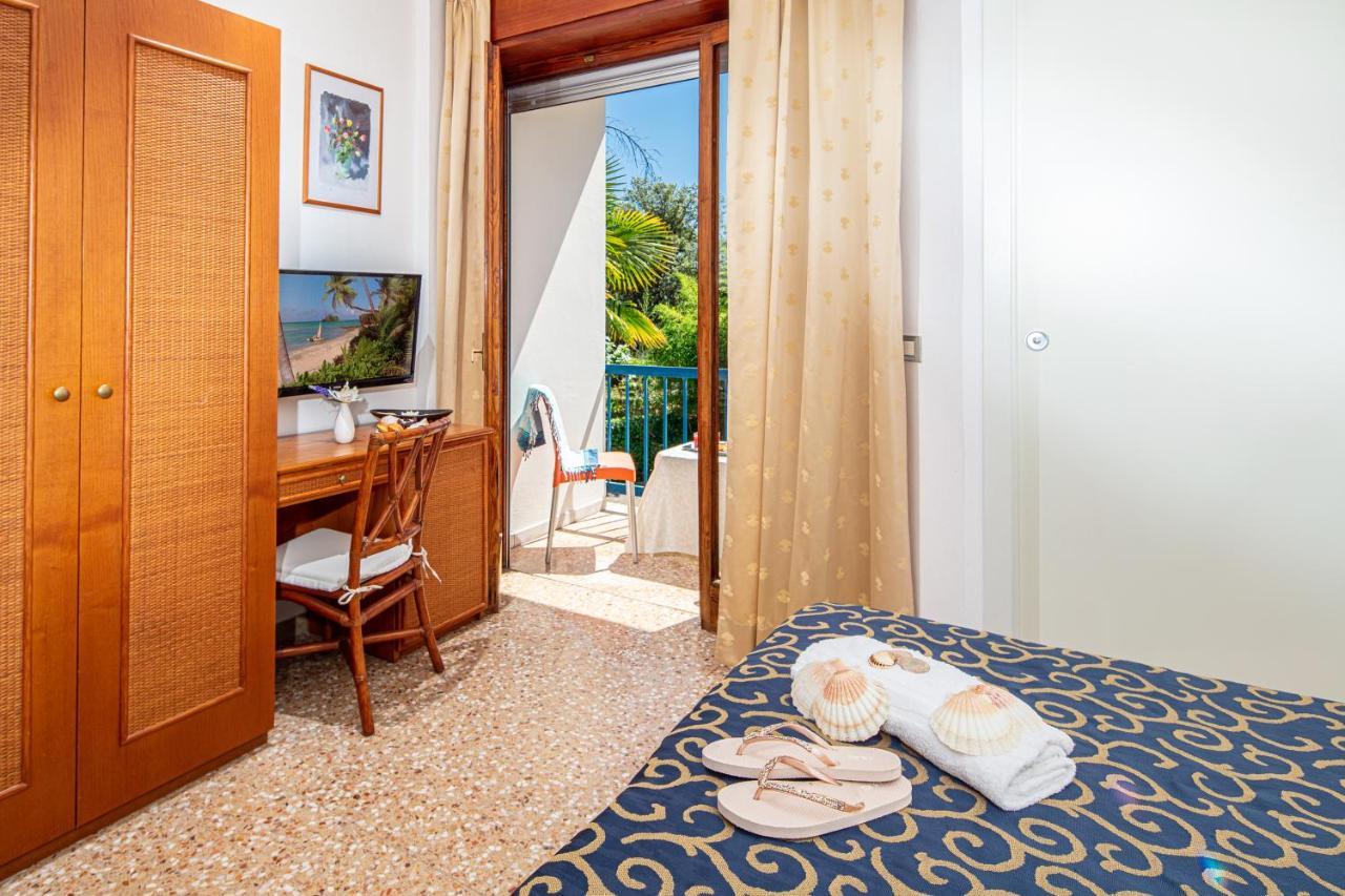Hotel Horizonte Бибионе Екстериор снимка