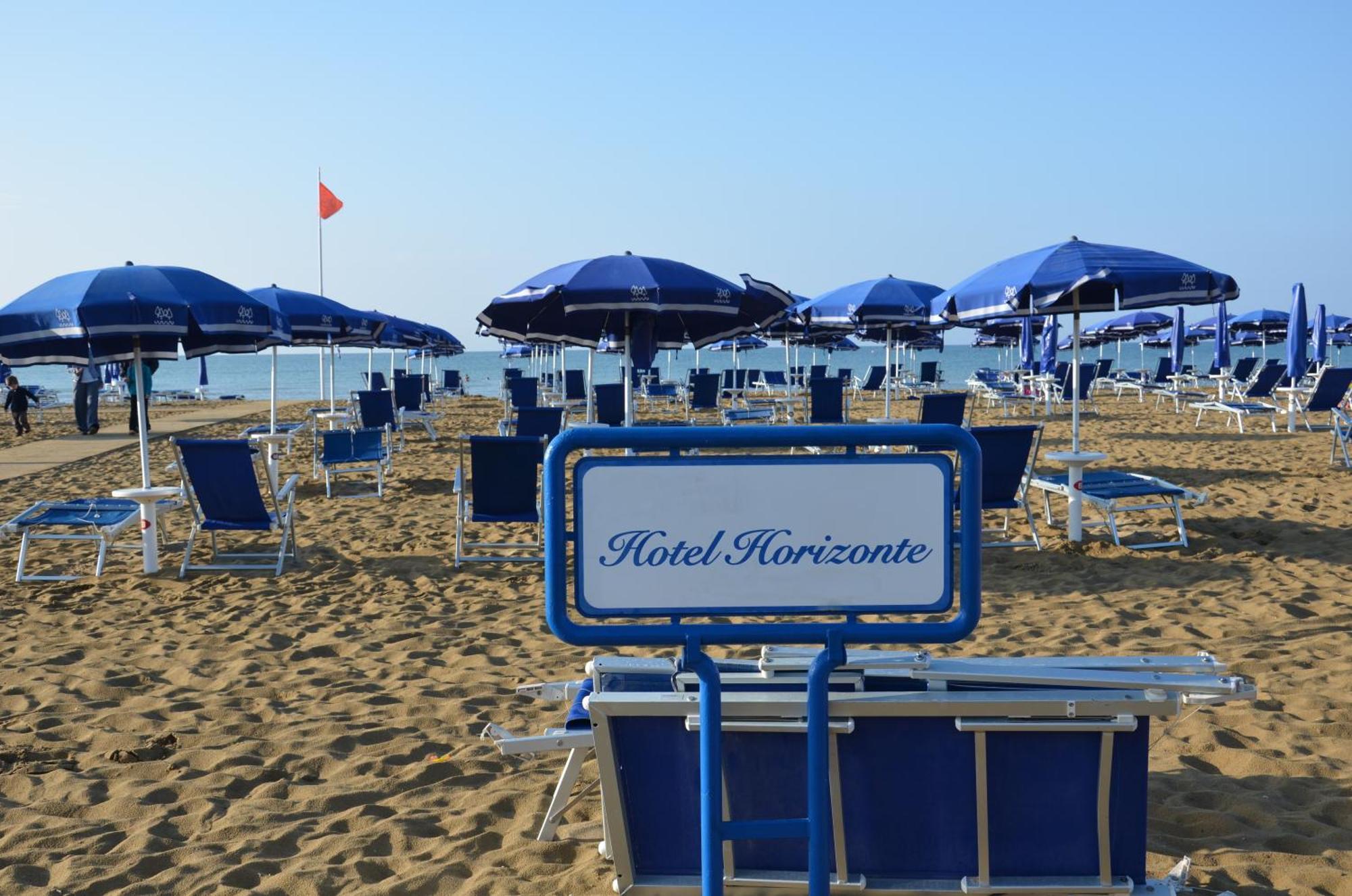 Hotel Horizonte Бибионе Екстериор снимка