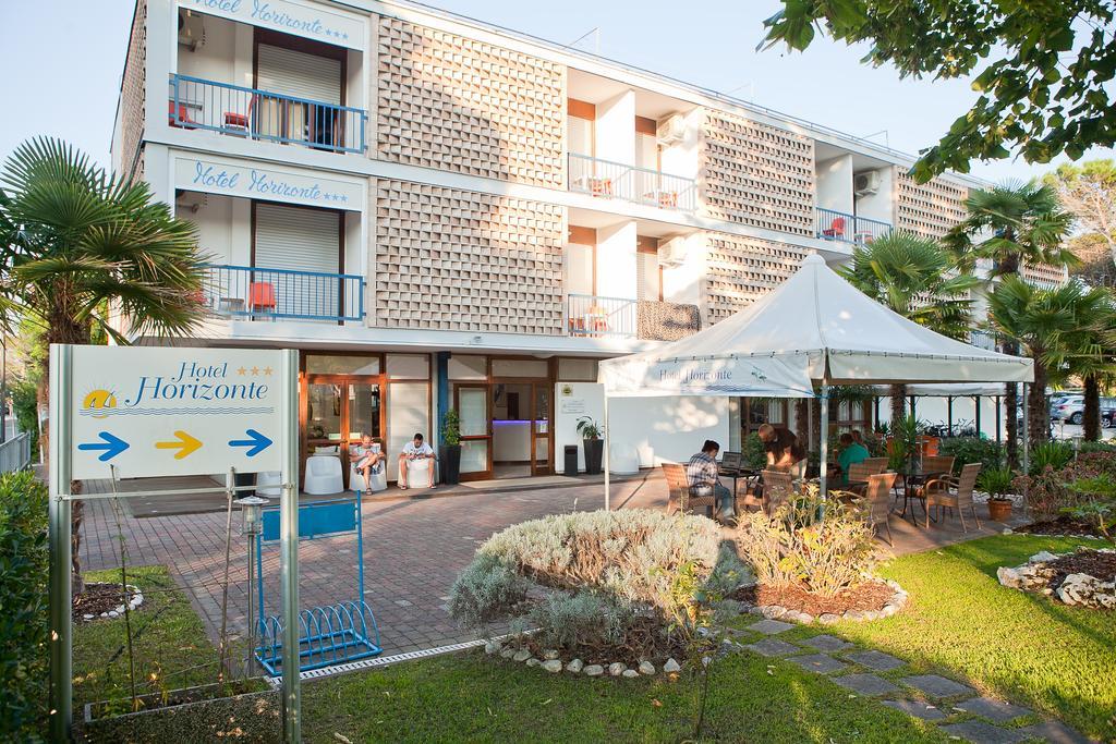 Hotel Horizonte Бибионе Екстериор снимка