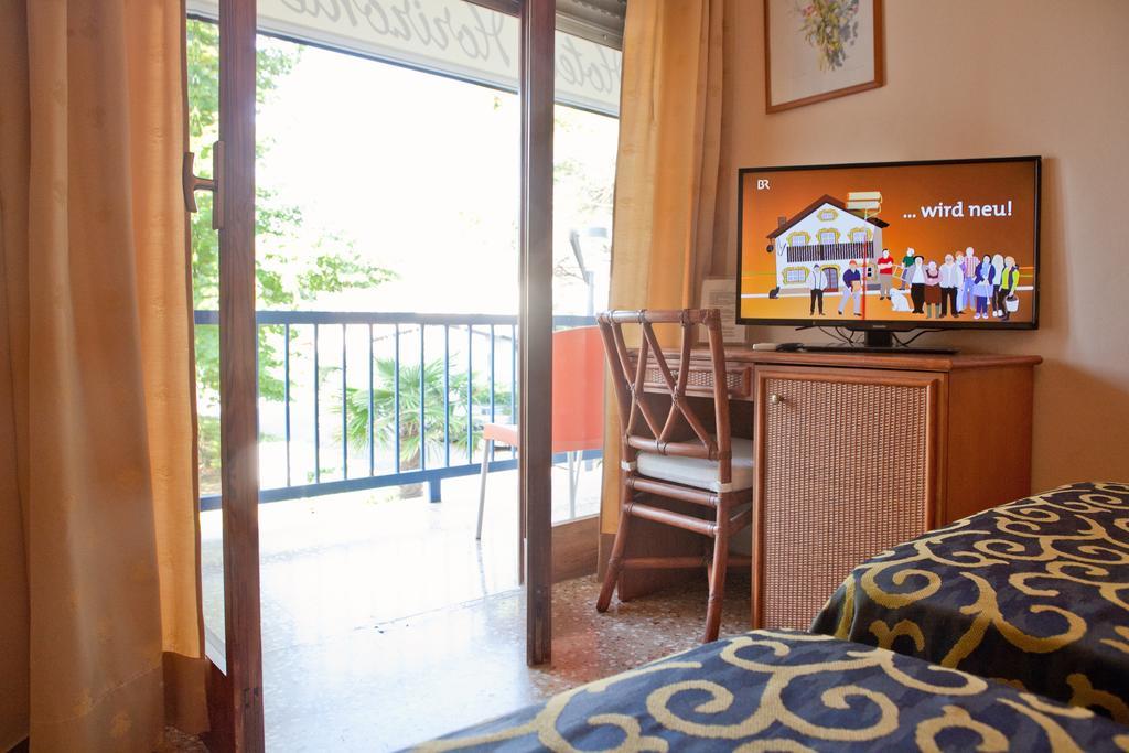 Hotel Horizonte Бибионе Екстериор снимка