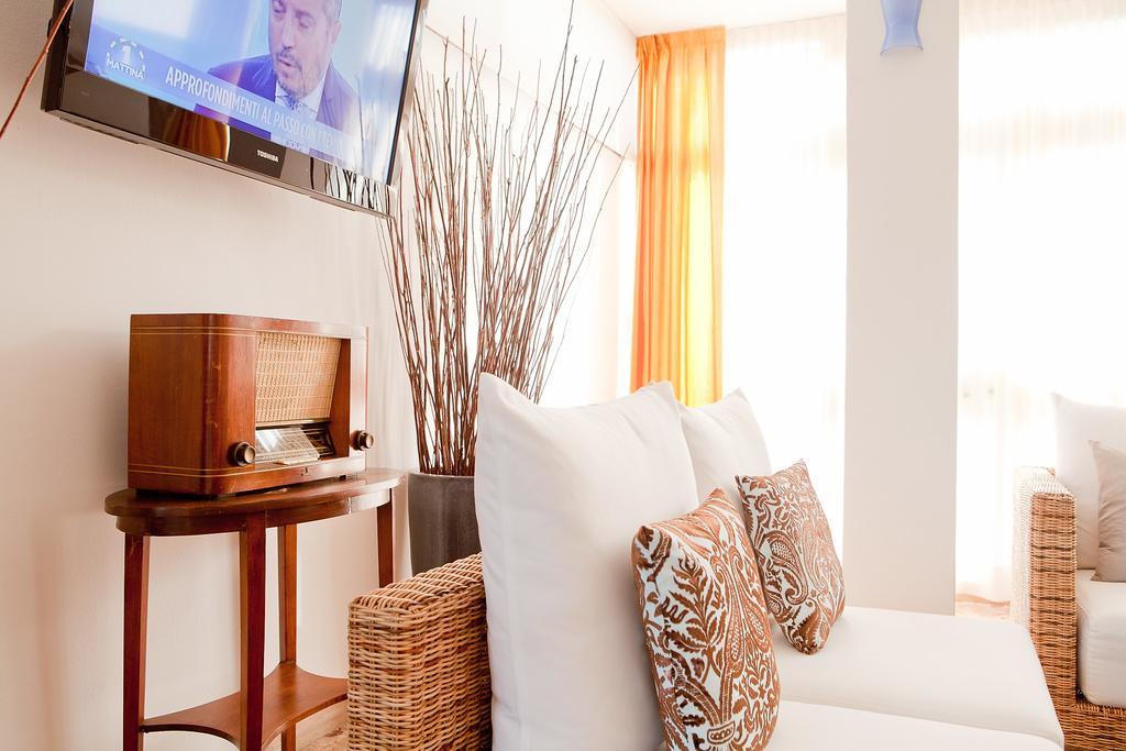 Hotel Horizonte Бибионе Екстериор снимка